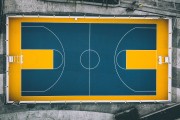 高校篮球实验班纳入数据统计与战术解读双模块，大学篮球试训